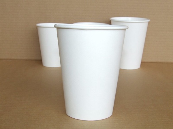 white to-go coffee cups plain