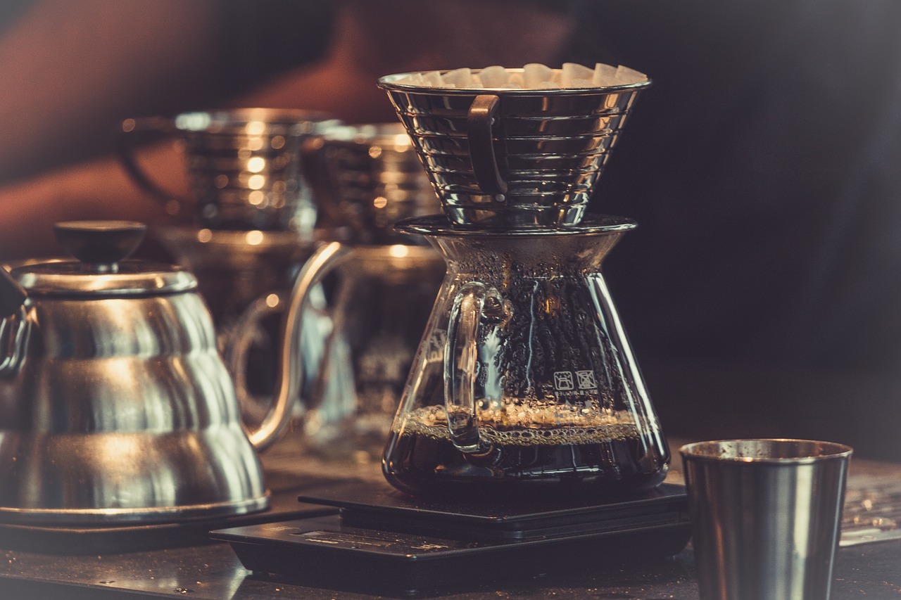 https://dailycoffeenews.com/wp-content/uploads/2018/07/kalita-wave-pourover.jpg