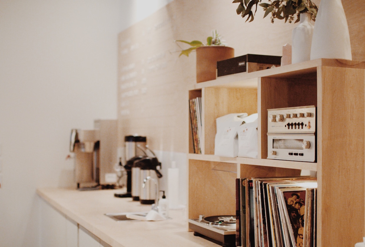 coffee shop stereo speakers