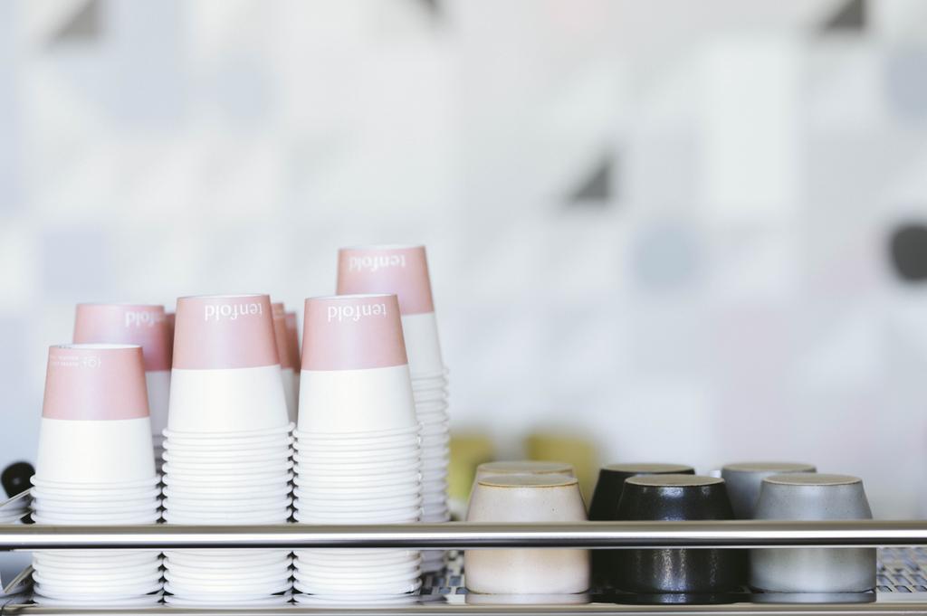 coffee cups on espresso