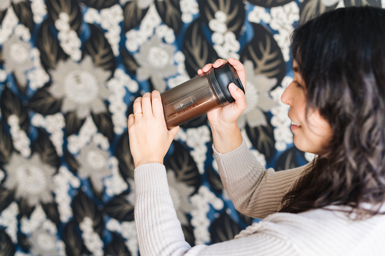 HAND SHAKER FOR COFFEE GRINDS