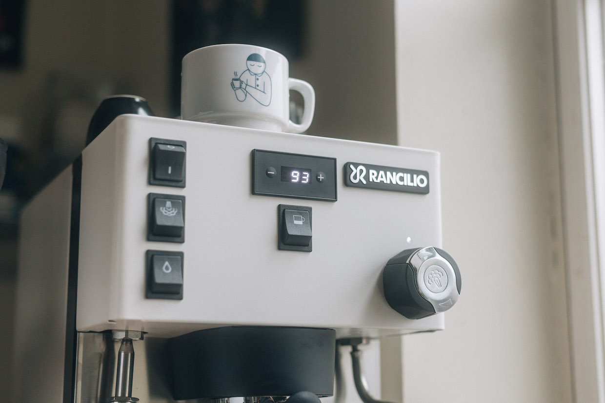 https://dailycoffeenews.com/wp-content/uploads/2021/12/Rancilio-Silvia-Pro-X-espresso-grey.jpg