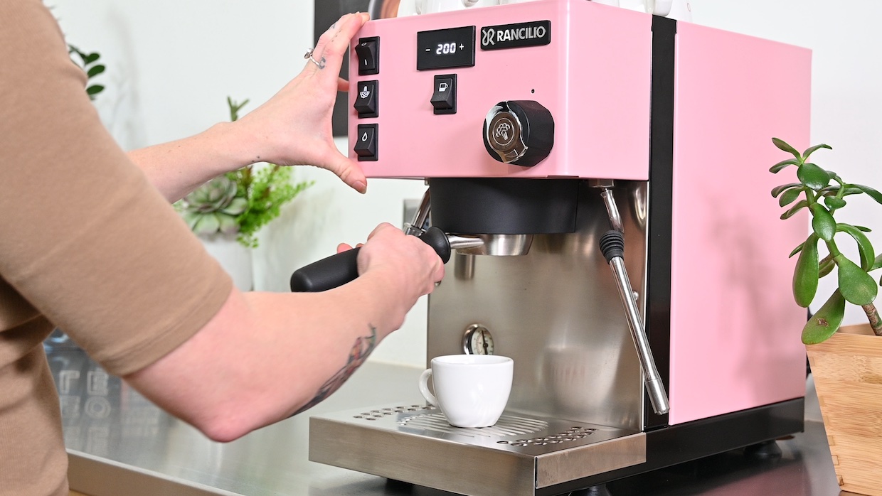 https://dailycoffeenews.com/wp-content/uploads/2021/12/Rancilio-Silvia-Pro-X-espresso-pink-1.jpg