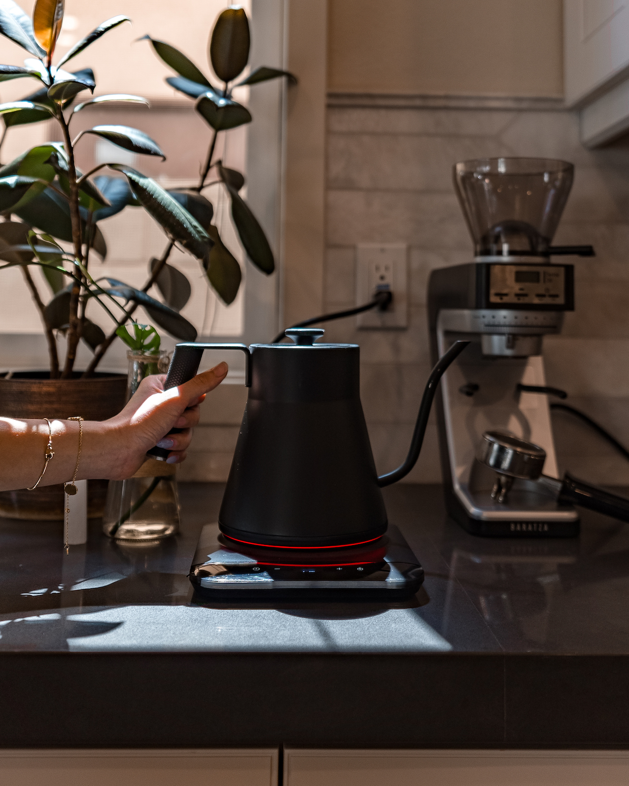 SAKI Baristan Electric Gooseneck Kettle with Precise Aruba