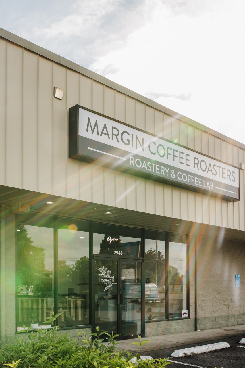 Margin Coffee Roasters Oregon afuera