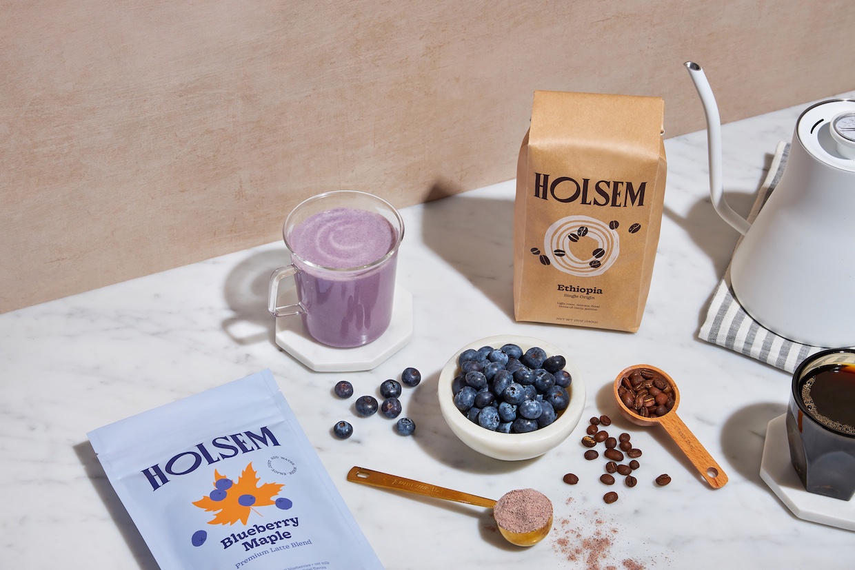 Holsem coffee blueberry latte