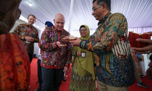 USAID Launches $8.2 Million Indonesia Coffee and Cacao Agroforestry Project