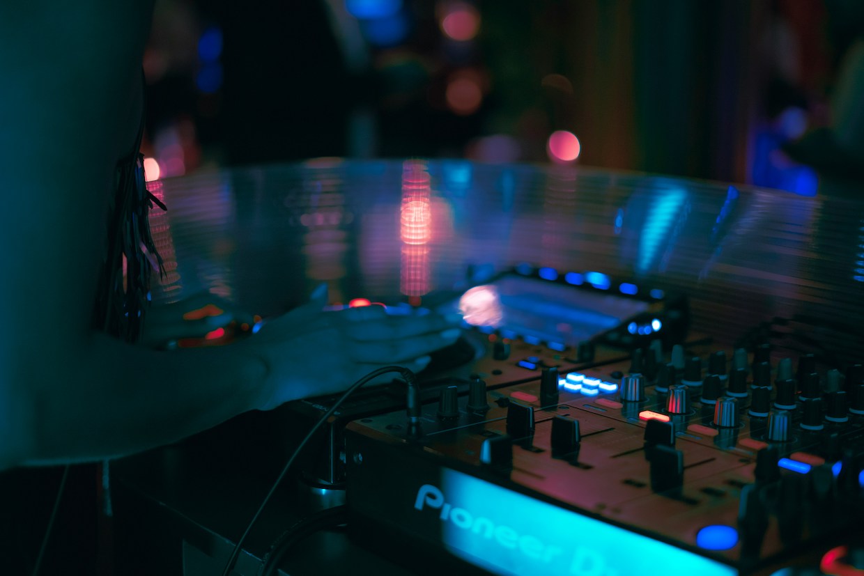 turntable dj