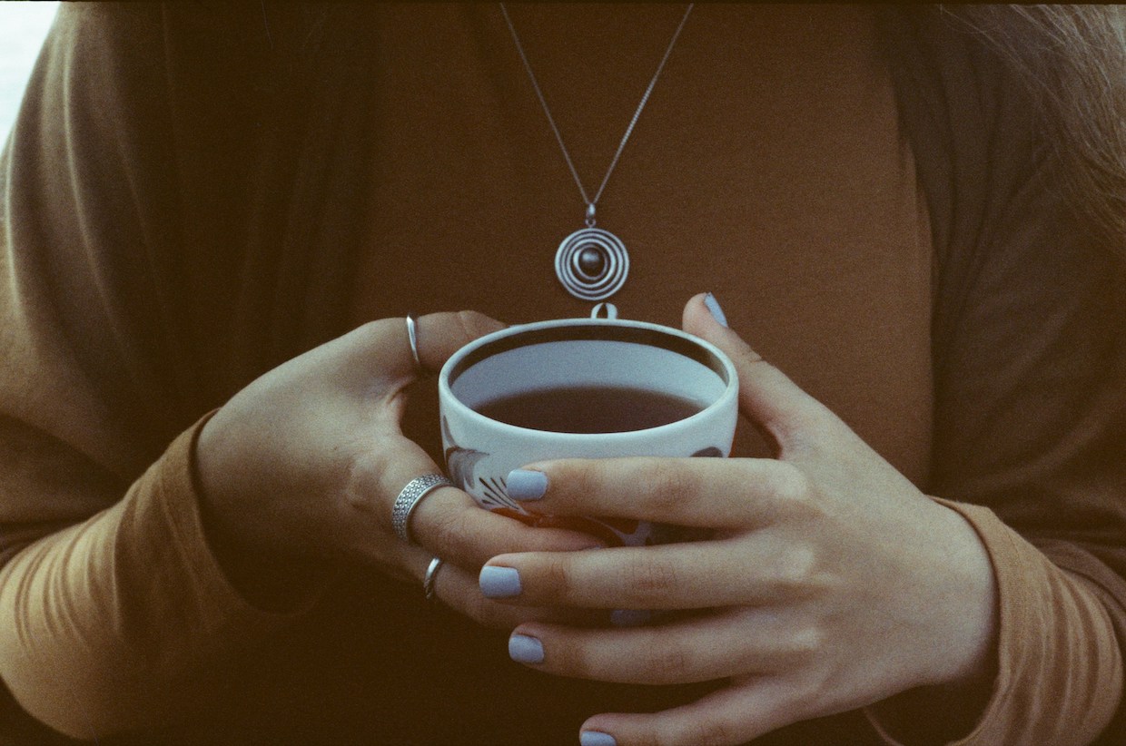 woman drinking coffee