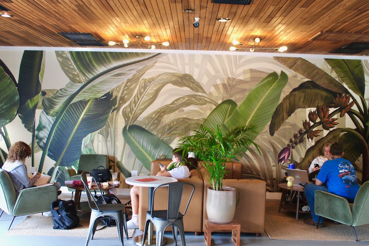 Belleaire Coffee Tampa Largo seating