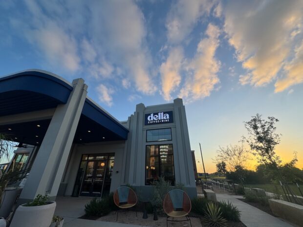 Della Coffee + Wine Richmond