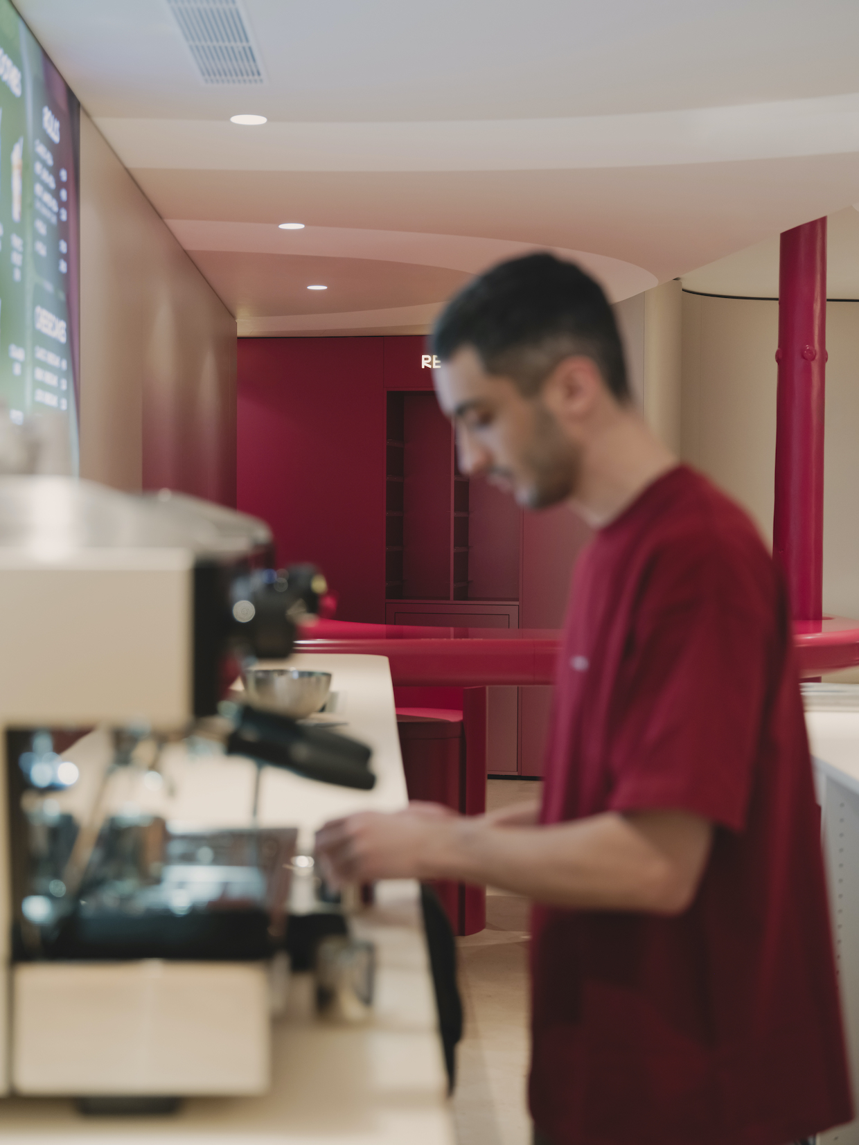 Design Details: A Fluid Space for Cinnamon Rolls and Specialty Coffee at Cinnamood in Barcelona